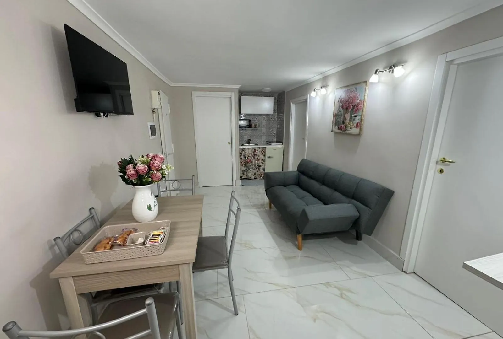 Camy Apartment Naples Italy
